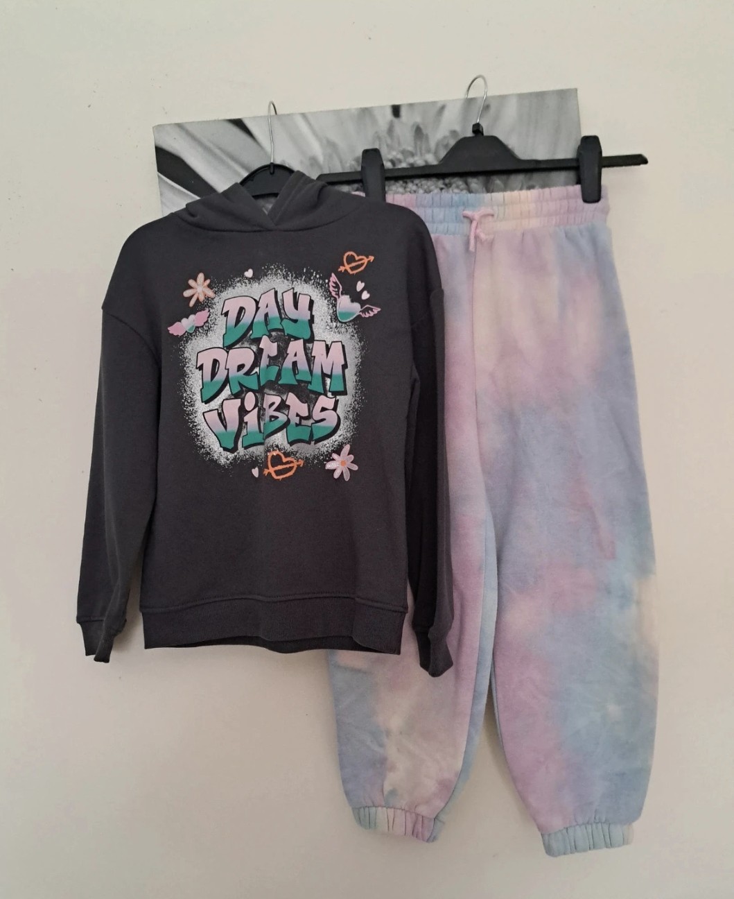 Girls hooded / hoodie sweatshirt  and jogging bottoms age 8 - 9