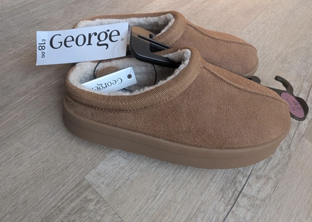 Girls mule slippers size  2
