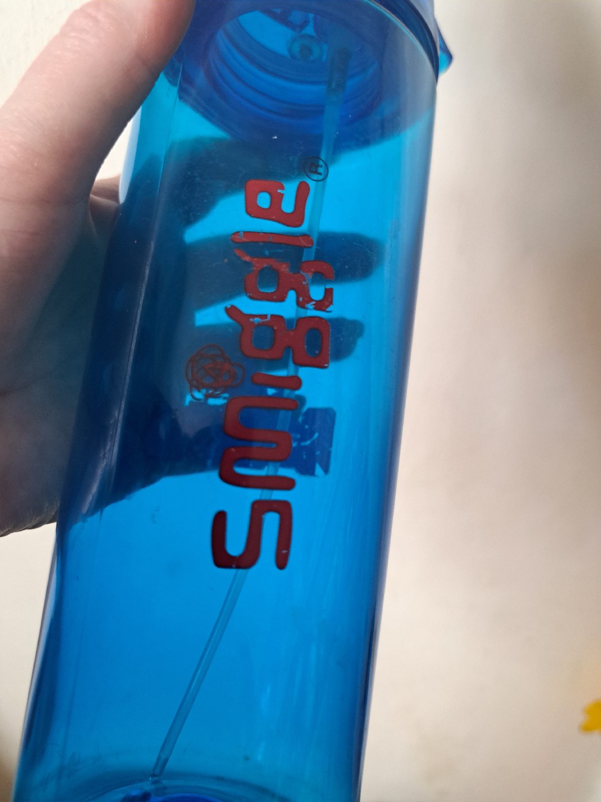 Smiggle water bottle with spray