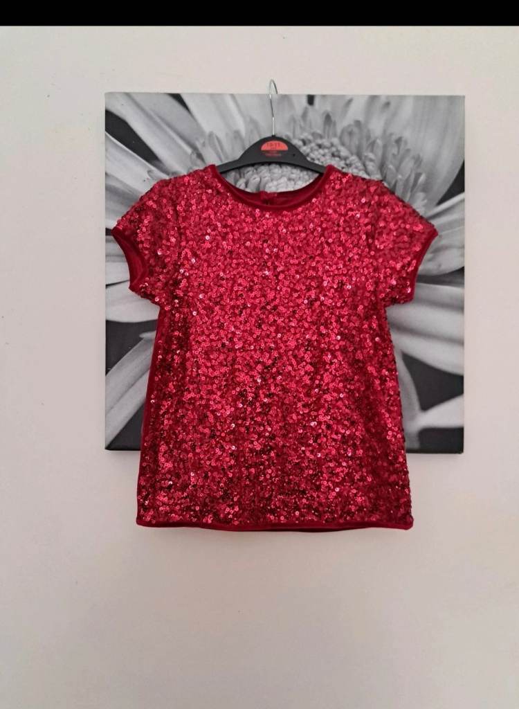 Girls top age 8 - 9