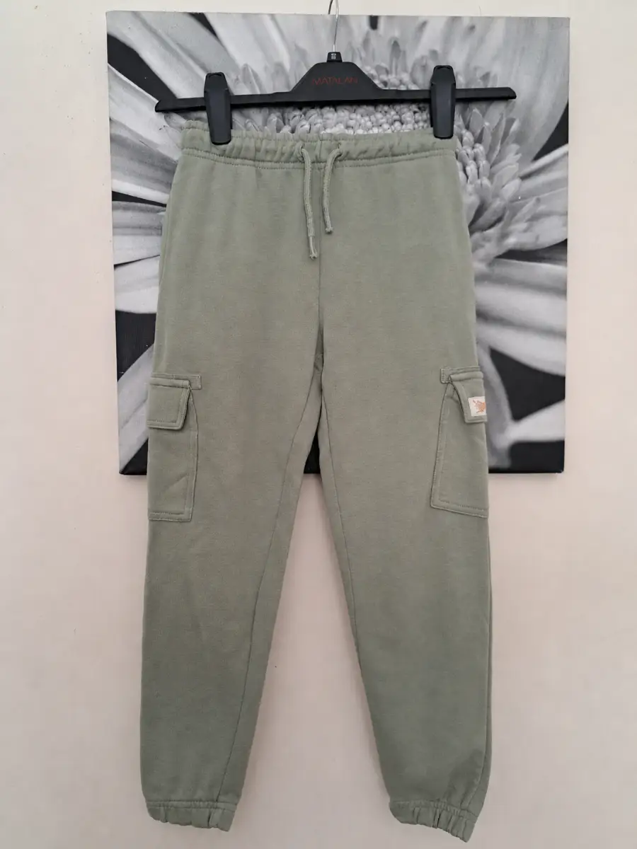 Girls joggers jogging bottoms age 8 - 9