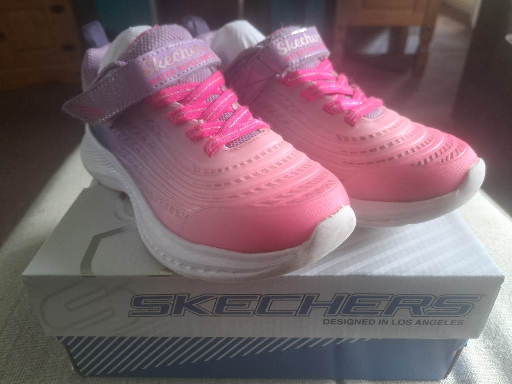 Girls trainers  Sketchers uk size 1