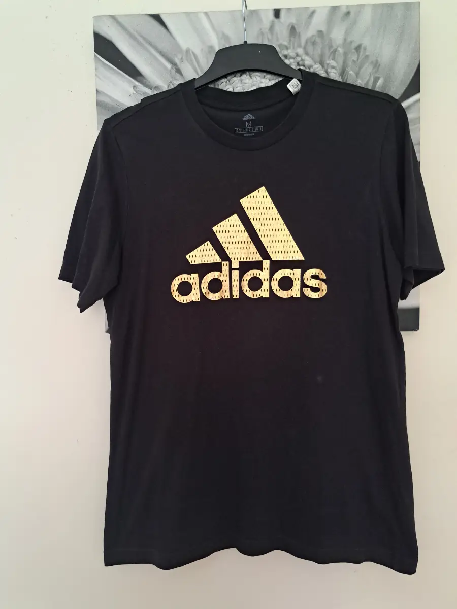 Adidas mens Leeds United t-shirt size M