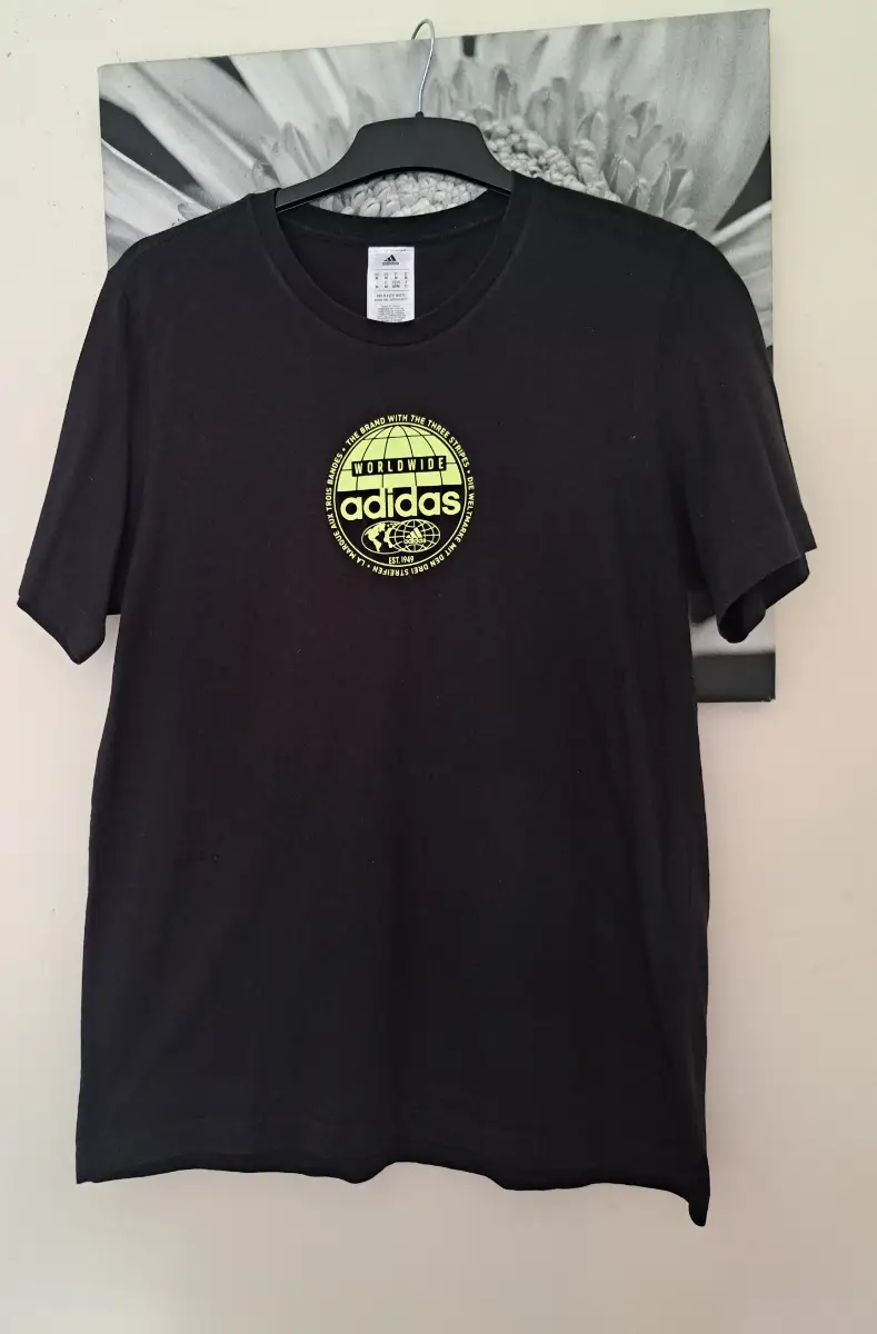 Adidas mens black t-shirt size M