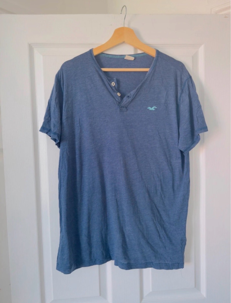 Hollister Men's Blue Cotton-Poly Jersey Henley Logo T-Shirt, Short Sleeve XL