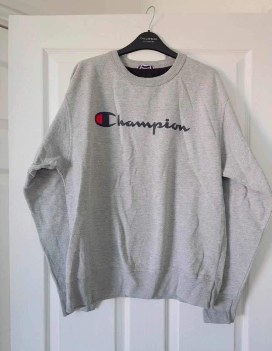 Men’s Size Medium Grey Print Logo Champion Jumper Sweater Pullover