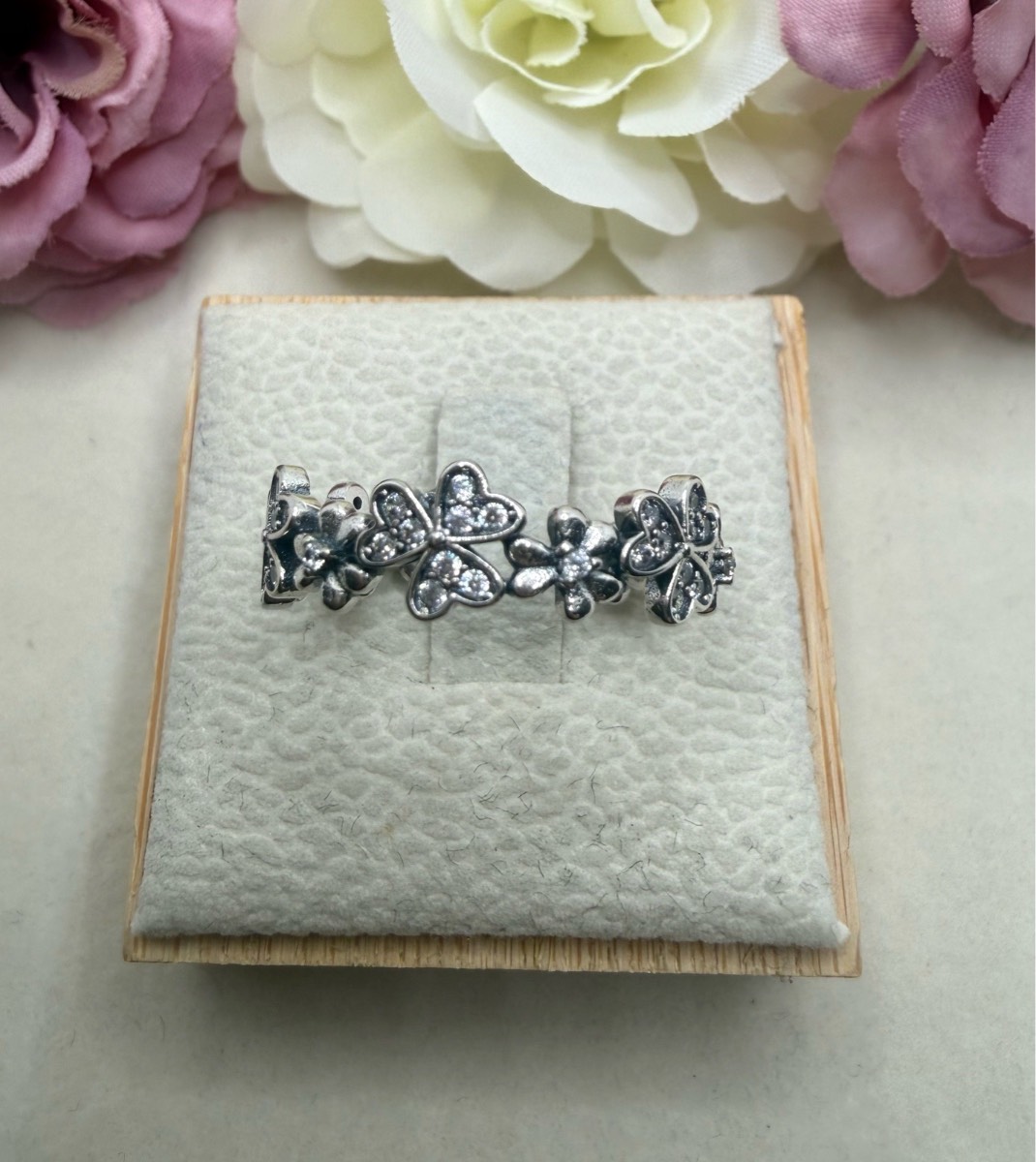 925 stamped sliver Crystal full band flower ring size p