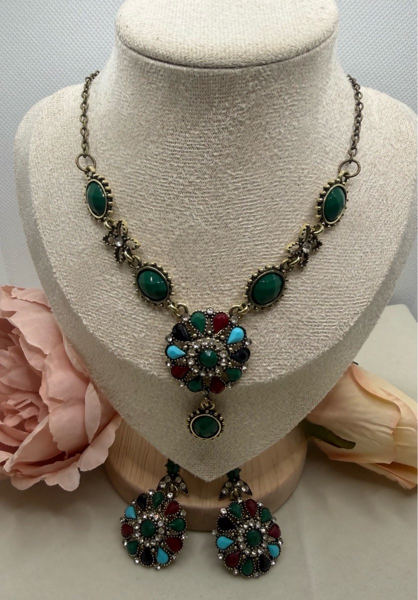 Boho style necklace and earrings set