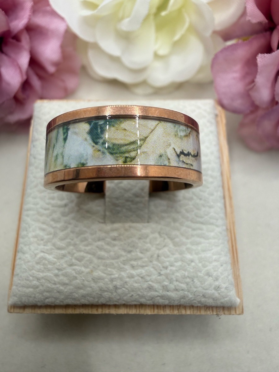 Copper coloured stainless steel 8mm green mable/leaf design inlay ring