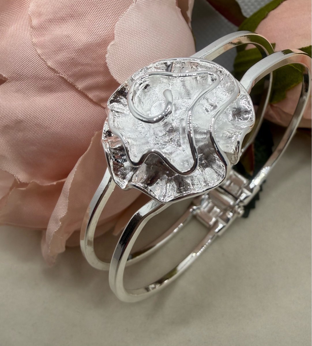 925 stamped sliver rose design hinged bangle