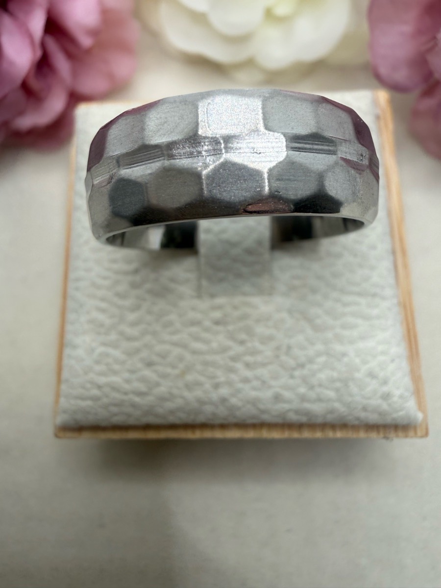 Brushed hammed titanium steel 8mm ring size s