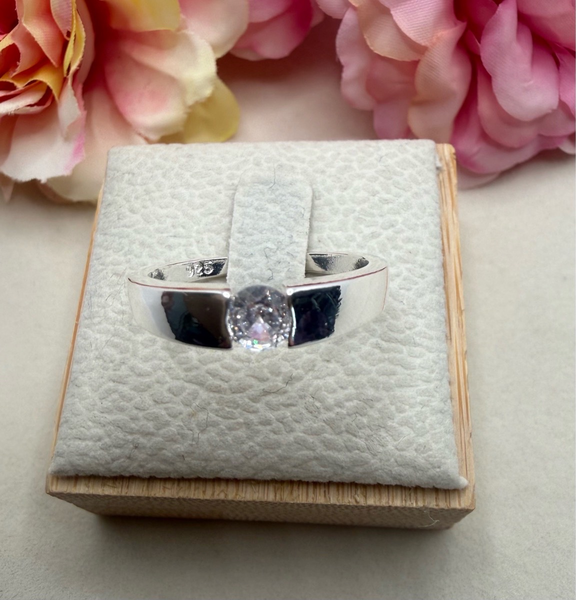 925 stamped sliver Crystal square solitaire ring size o