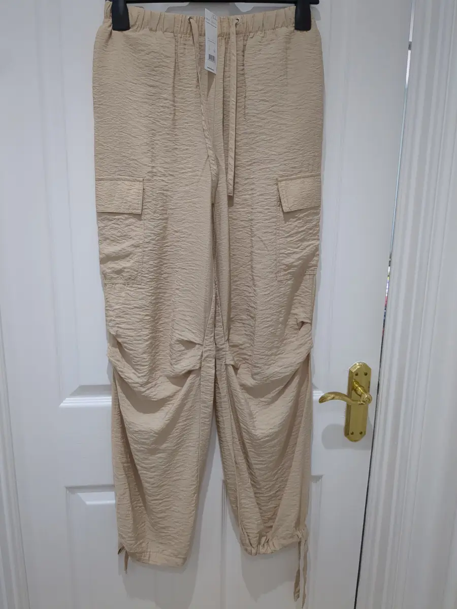 New Look Crinkled Style Cargo Pants ..Size 6uk..Sand ..NWT