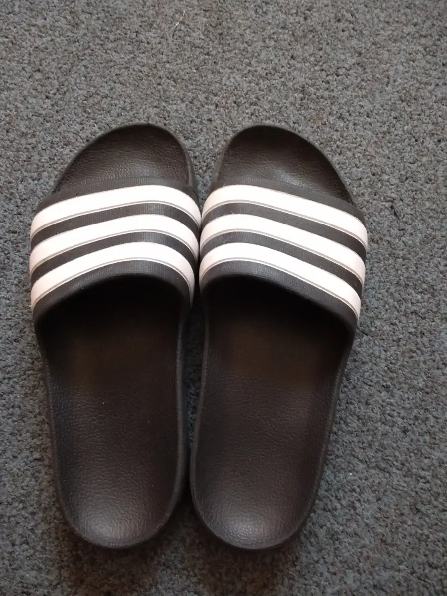 Adidas Sliders junior size 4