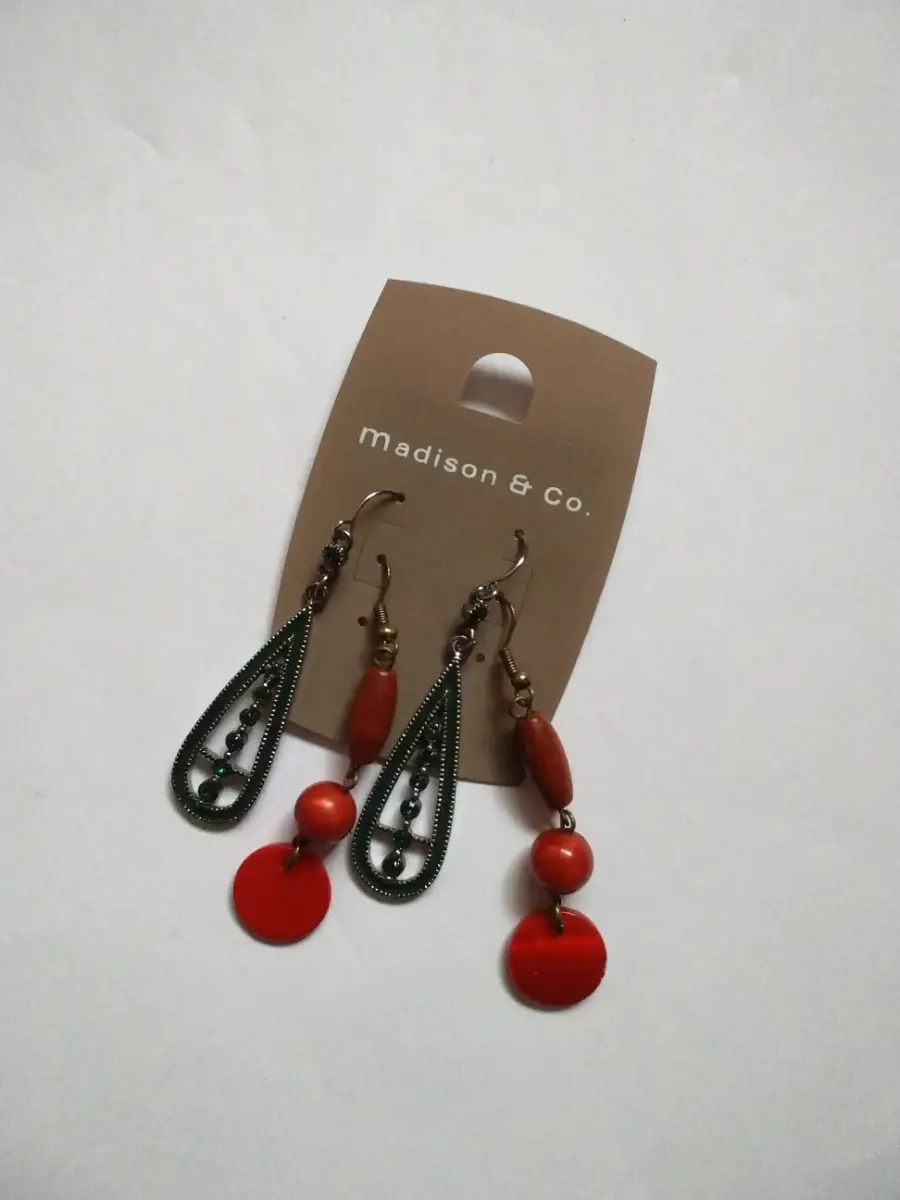 Madison & Co set of two dangling earrings