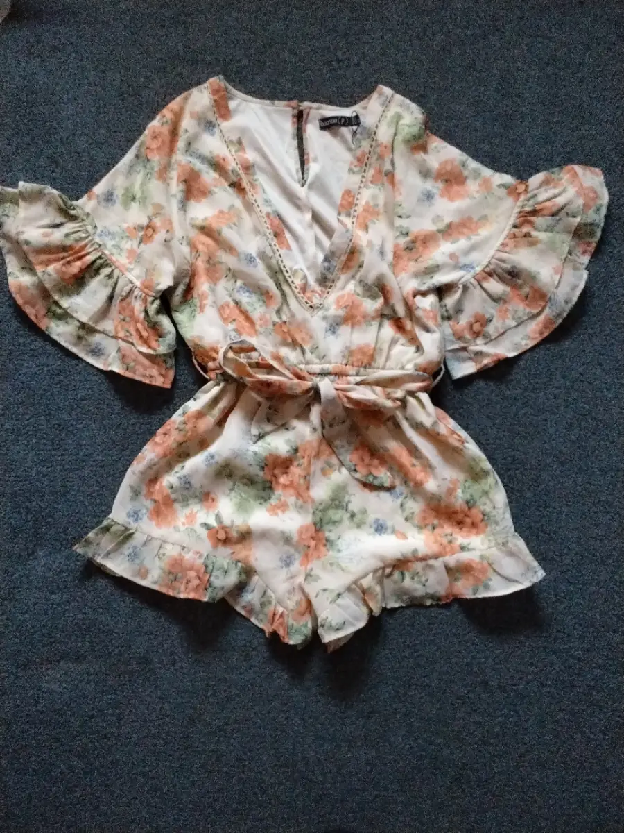 Boohoo Pastel Floral Playsuit Size 8