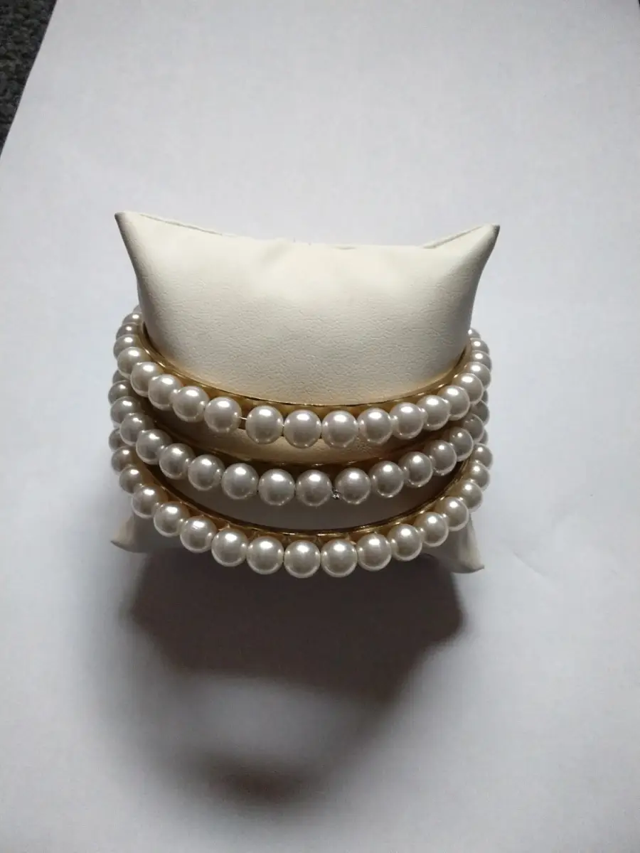 Set of 3 pearl bangles