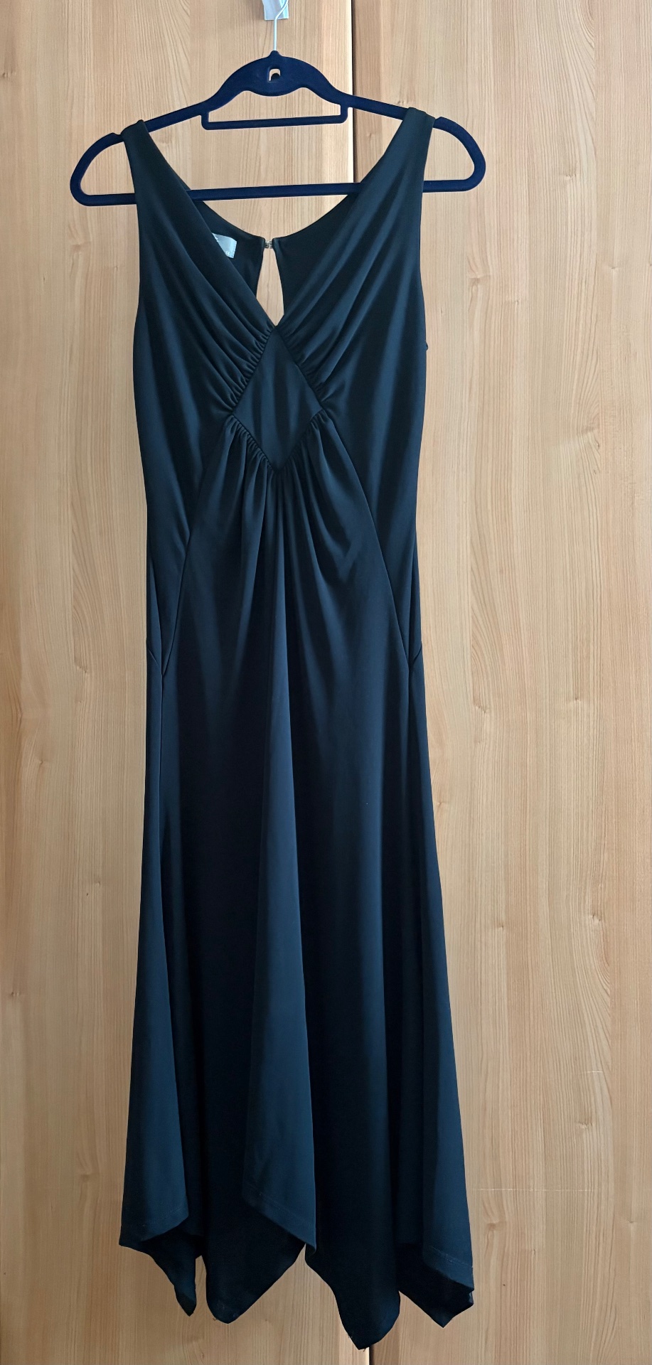 Sleeveless cocktail/evening dress