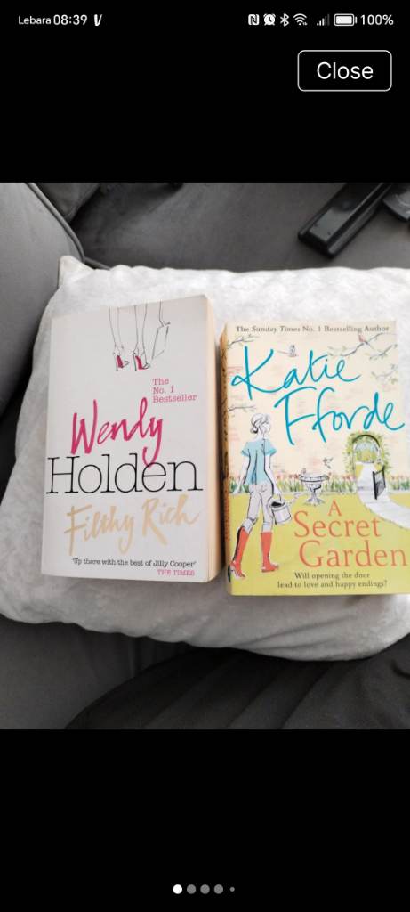 Set of 2 books perfect for summer 🌞