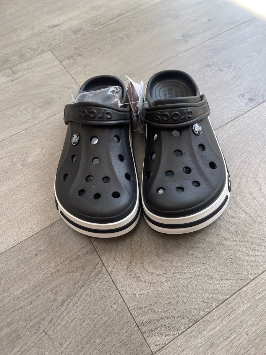 Crocs Unisex Classic Clog Size 6