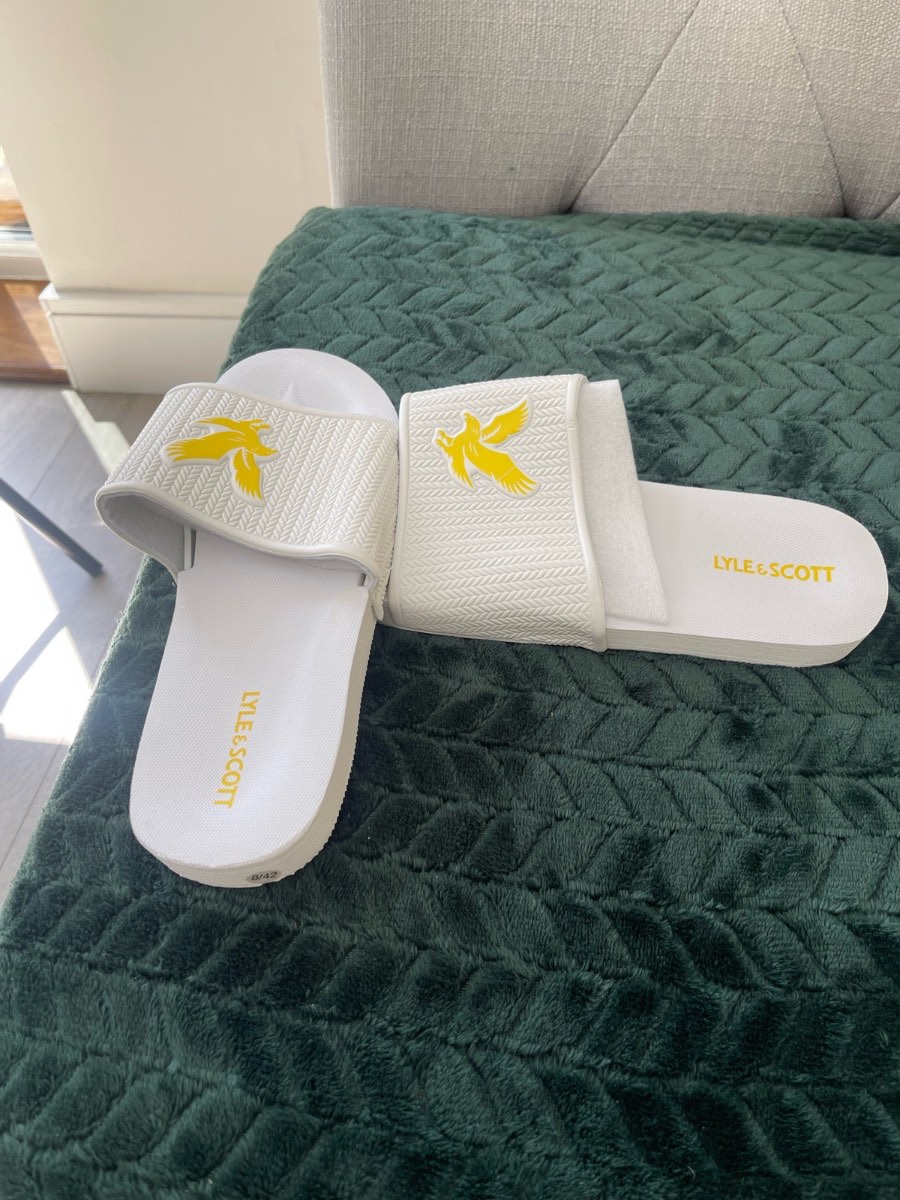Lyle & Scott Sliders Size 8