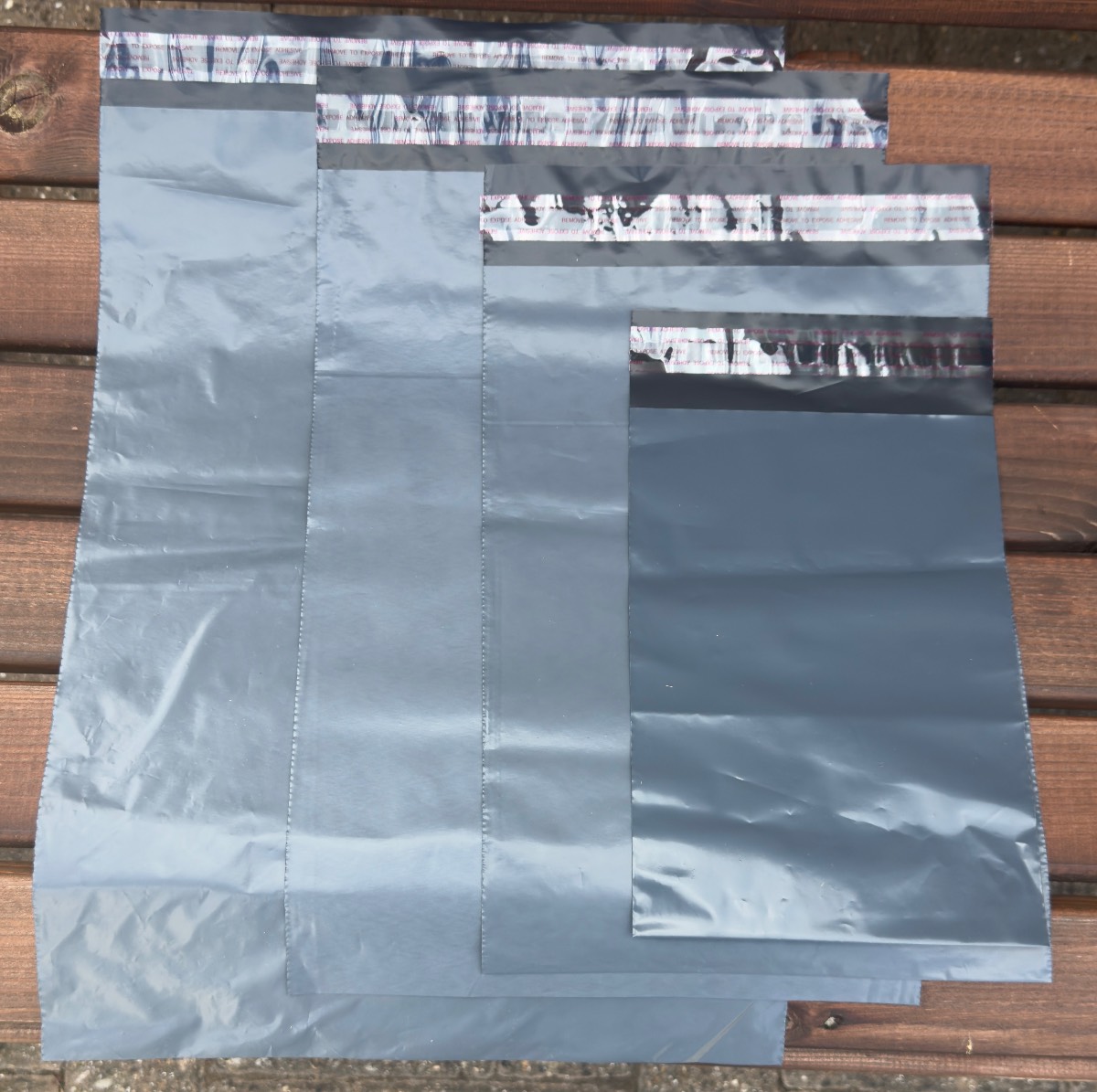 Brand new pack of 100 poly mailer bags