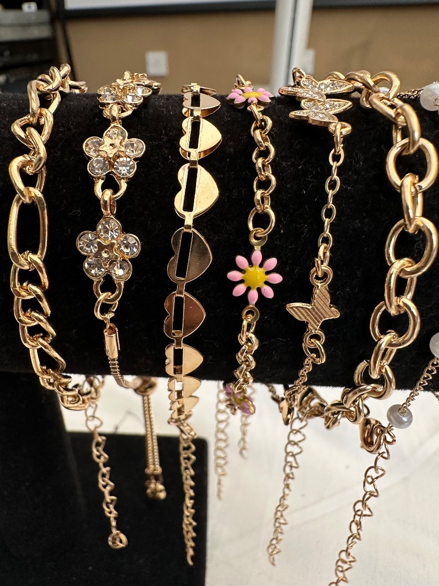 8 Piece Gold Tone Bracelet Set Daisy Butterfly Crystal Heart Charm Boho