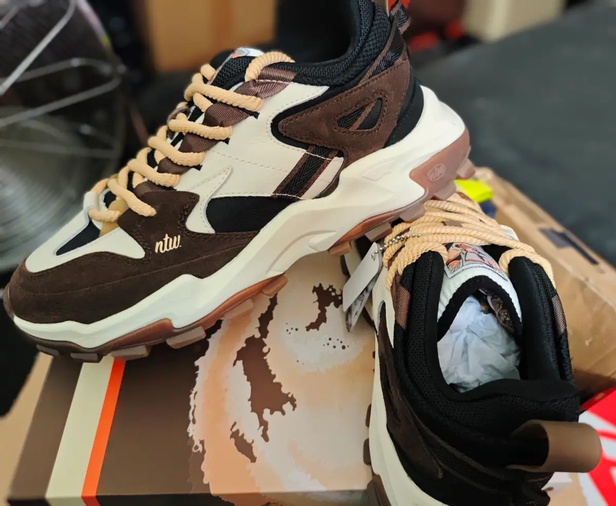 NoTwoWays mokka trainers UK8