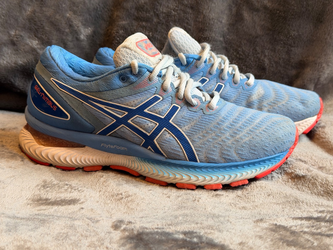 ASICS Gel Nimbus 22 Running Trainers