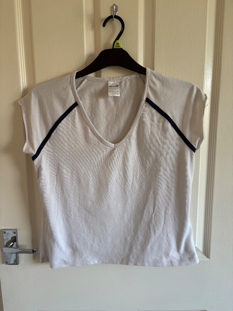 Active Women’s White Sports Top Size 20 Blue Stripe Short Sleeves