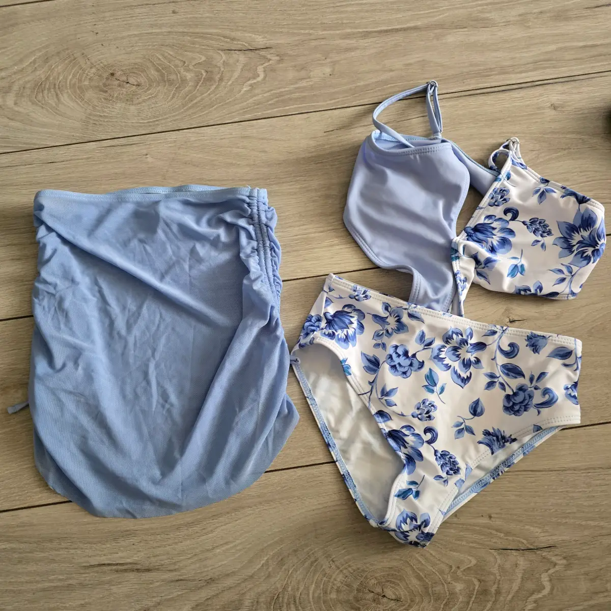 bikini and serong