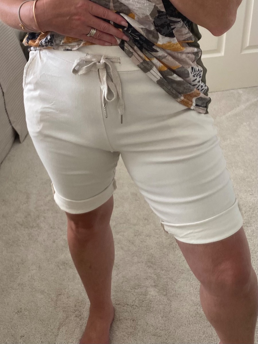 High Stretch Magic Shorts. One size 8-16. Cream/light Stone