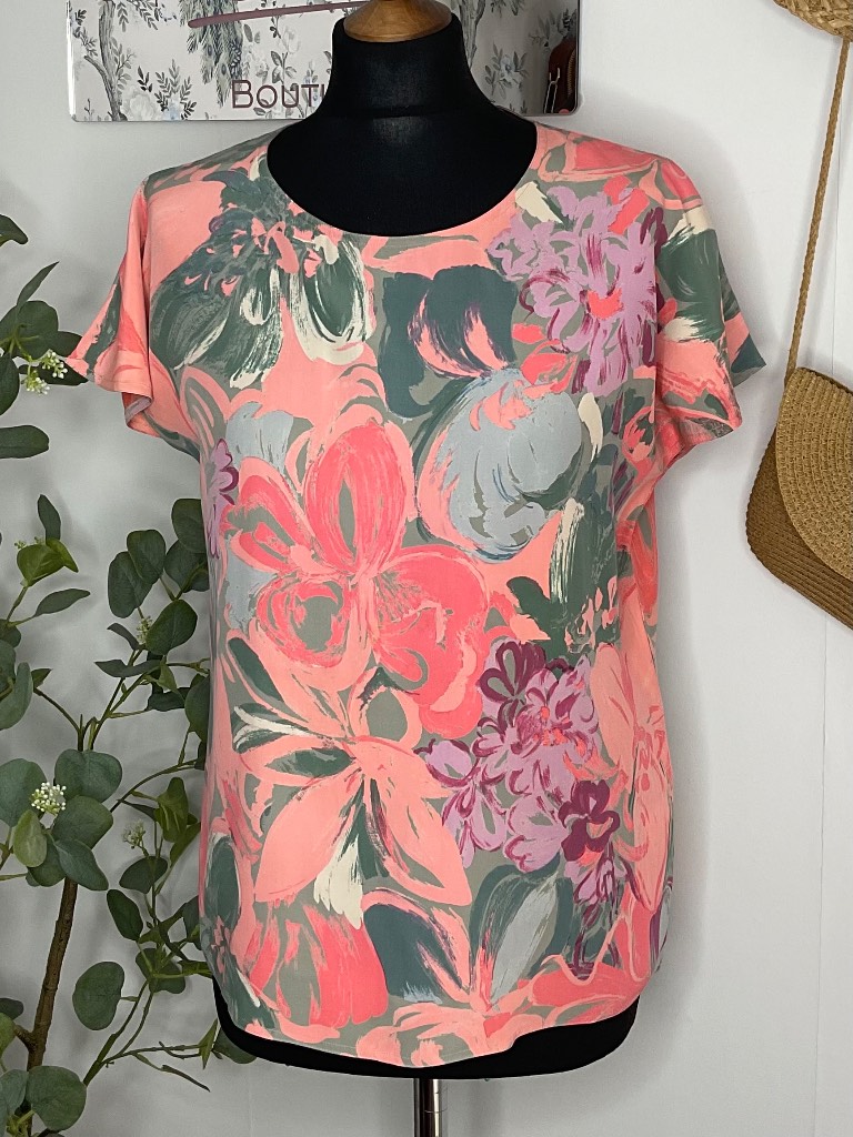 Vintage Jaeger 100% Silk Tropical Floral Print Top Peach Pink Green Made In Hong Kong 32”