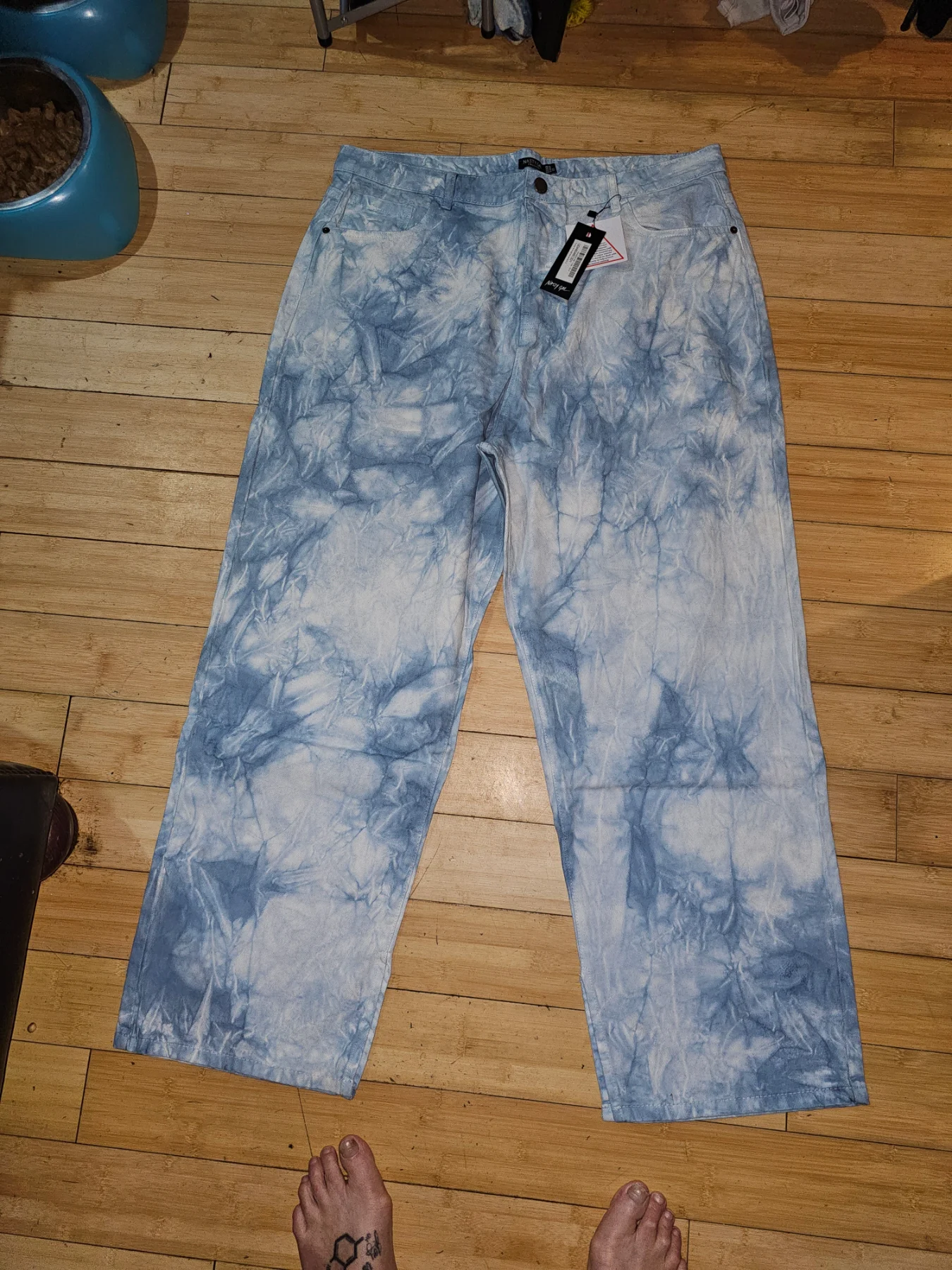 Blue/White tye dye Relaxed Fit Jeans - 22- Nasty Gal