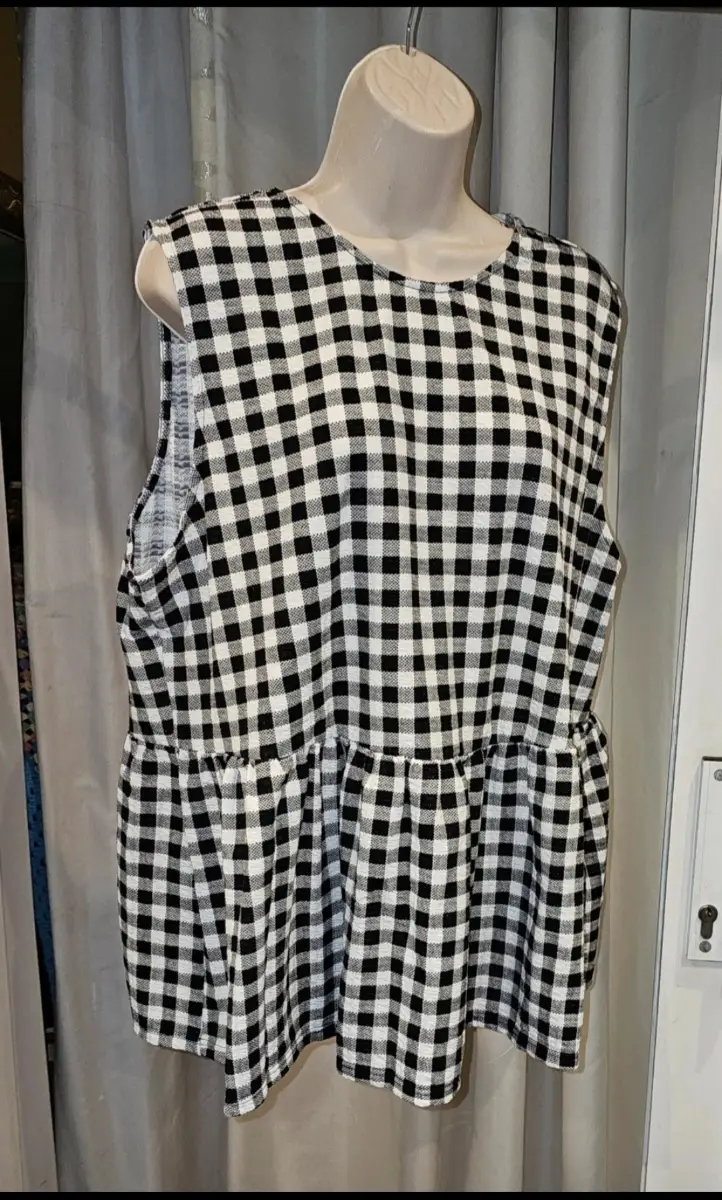 Black/White Peplum Style top - 20 - Simply Be