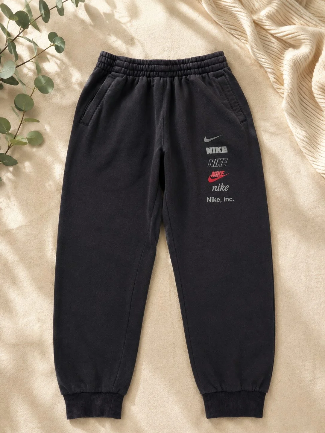 Nike Boys Multi Logo Club Fleece Joggers Black XL 158-170cm 13-15 Years B39