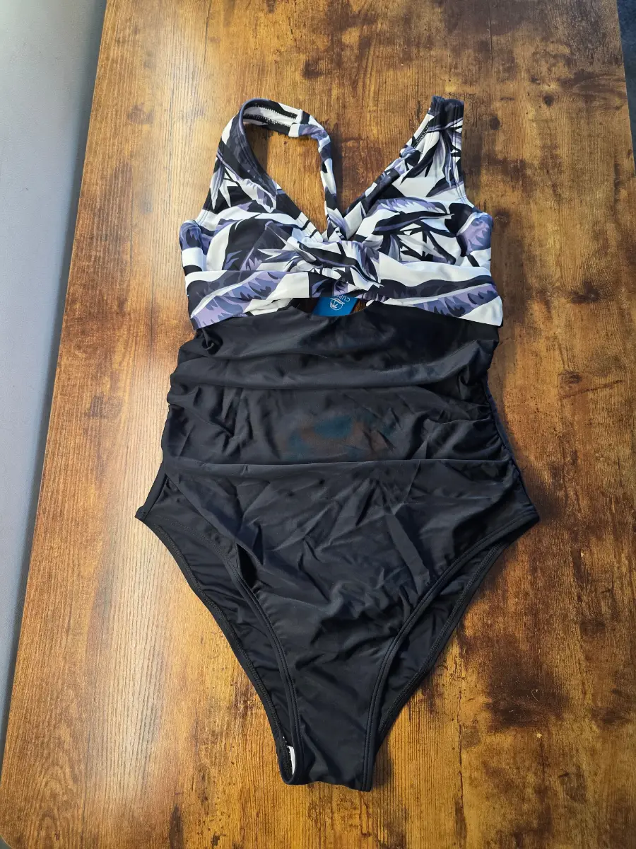 Cupshe black tummy control swimsuit M UK12
