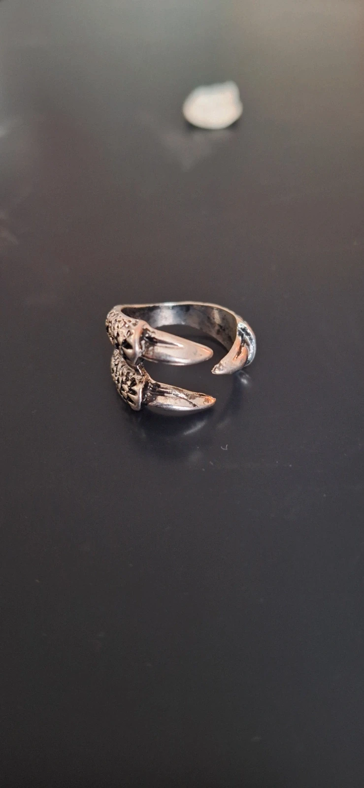 Womens claw ring