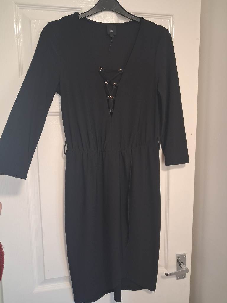 Womens River Island long sleeve black dress size 10 with v neck lace up detail