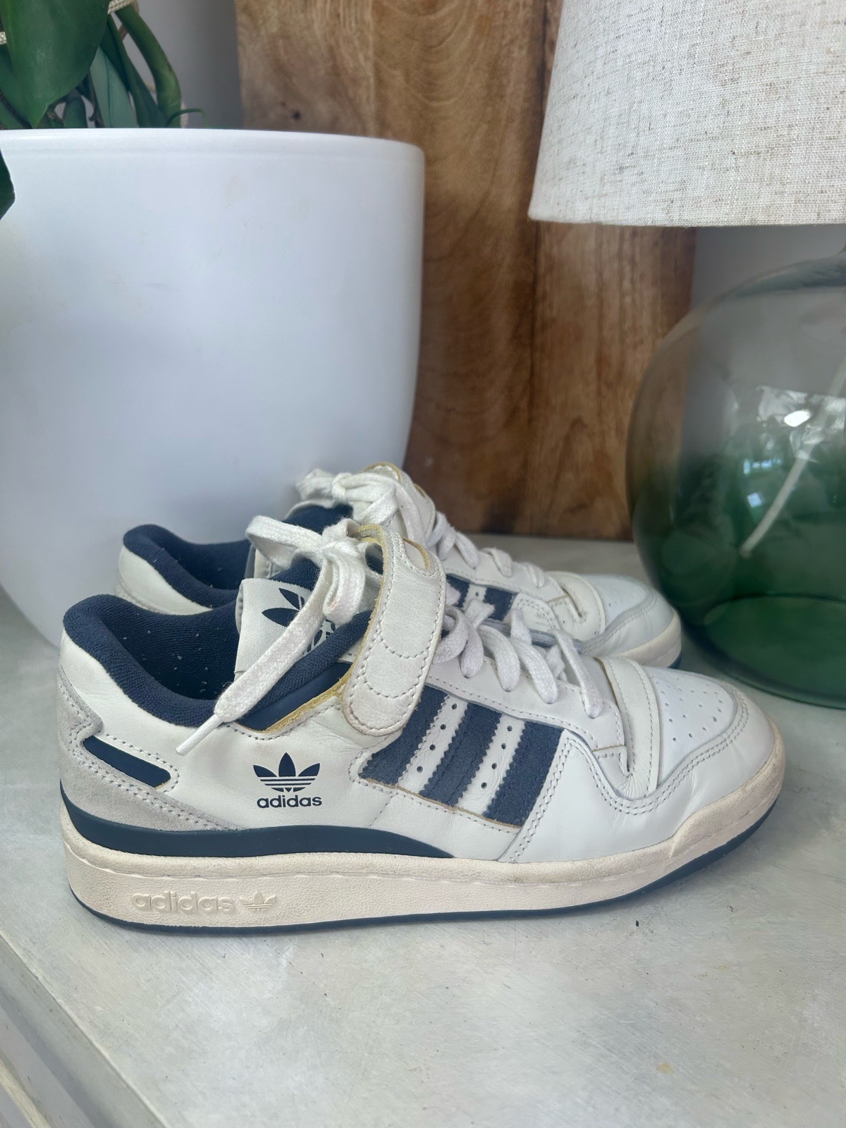 Adidas | Forum Low | size 5 | white navy blue | lace up trainers shoes