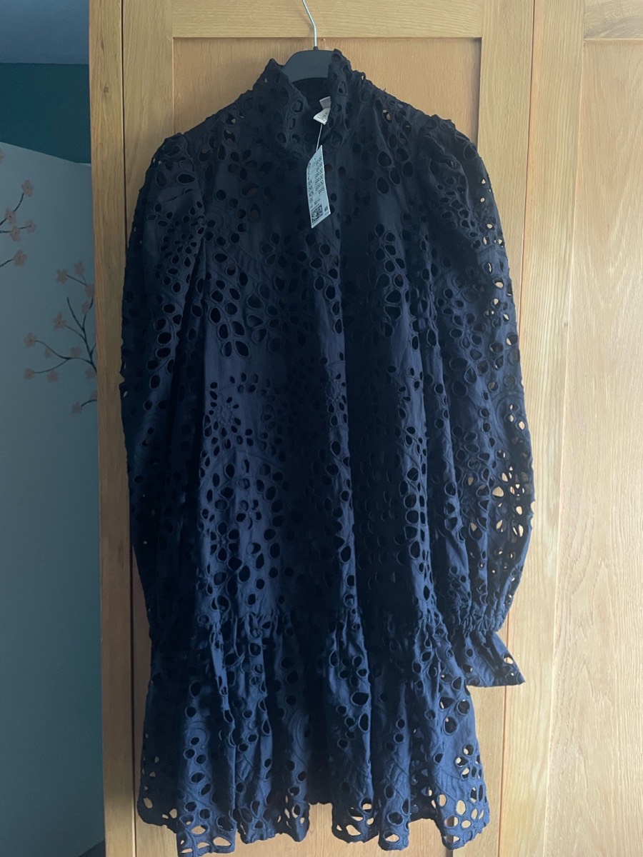 H&M lace dress