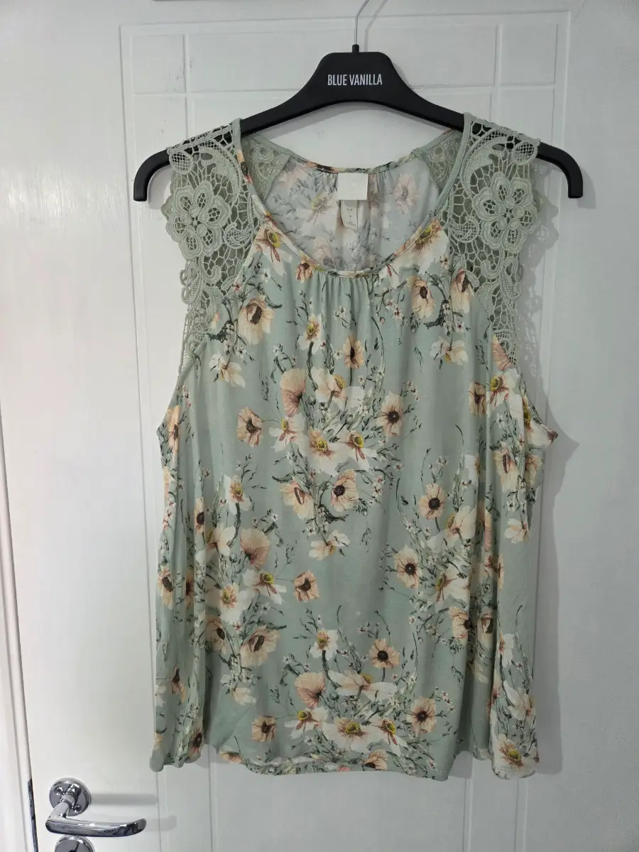 H&M Sleeveless Floral Boho Blouse, Sage Green with Lace Detail size large