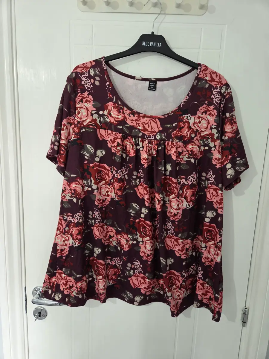 SHEIN Curve Plus Size Floral Babydoll Tunic Top Burgundy Red Rose Print size 1XL