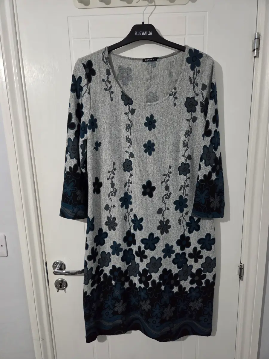 Roman Originals Grey & Navy Blue Floral Knit Dress With Matching Infinity Scarf – Size 16