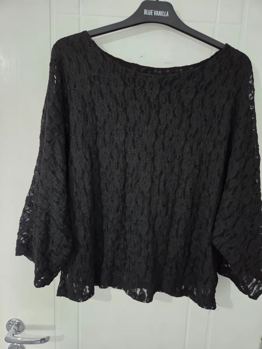 Blue Vanilla Black Floral Lace 3/4 Sleeve Blouse One size