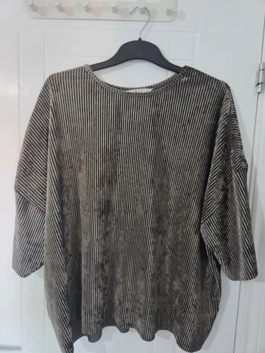 Tu Clothing Women’s Size 20 Khaki Green Ribbed Shimmery Velvet Plissé Boxy Top