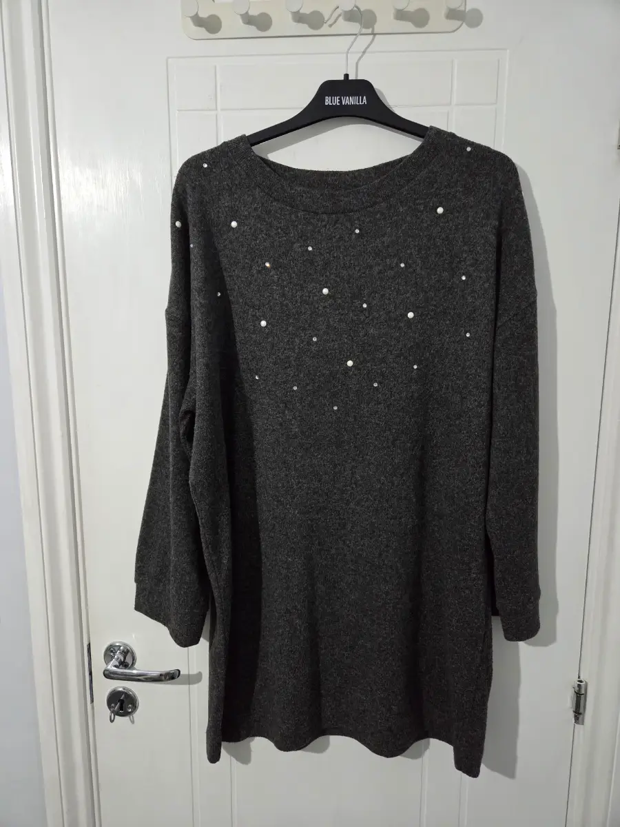 Nutmeg Grey Pearl & Diamante Embellished Longline Jumper Dress – Size 16