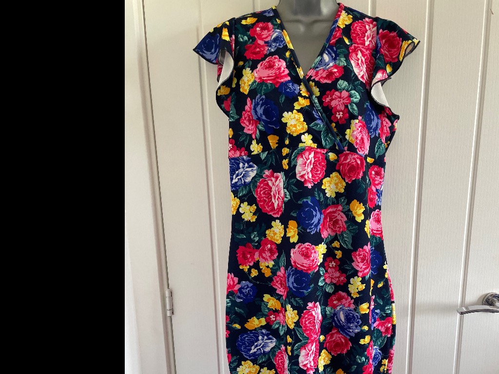 Emery Rose XL Size Multi Colour Rose Print Stretch Material Dress