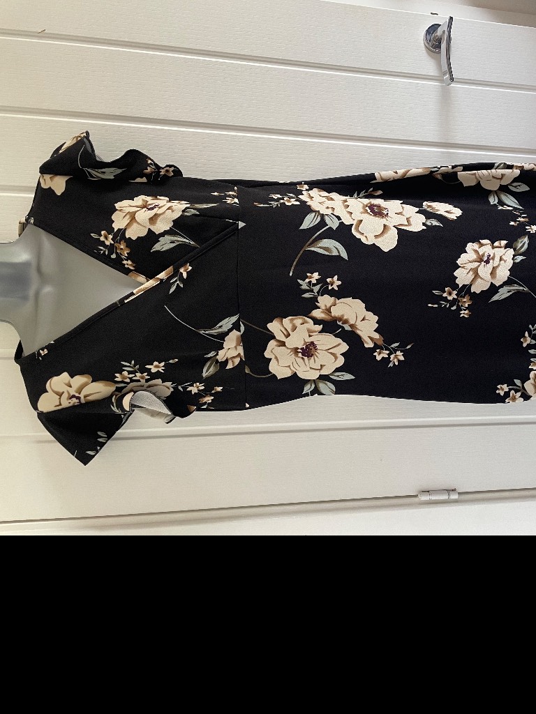 Shein XL Size Black And Cream Flower Stretch V Neck Dress