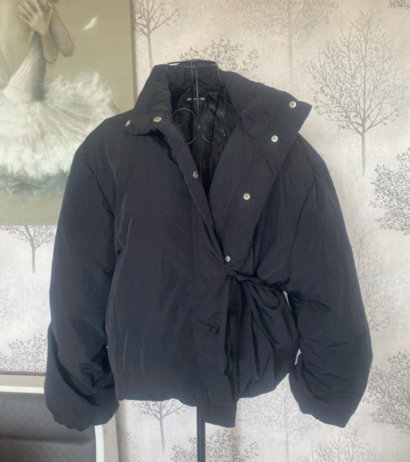 PrettyLittleThing PLT petite  Black Tie Waist Quilted Puffer Jacket - Size M